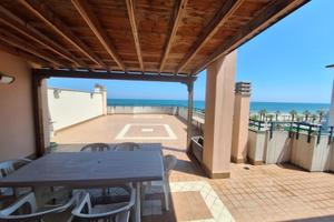 FRONTE MARE AGOSTO e SETTEMBRE LAST MINUTE