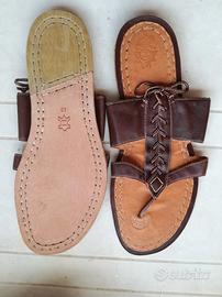 Sandali infradito in pelle non conciata chimicame