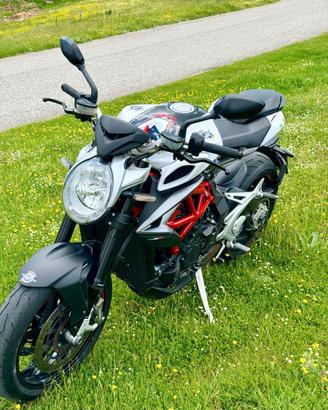 Mv agusta brutale 800