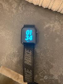 Apple Watch Series 6 (GPS) – versione 44 mm.