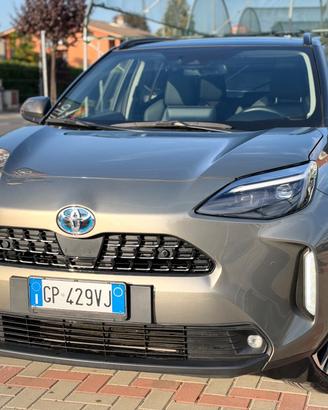 Toyota Yaris Cross 1.5 Hybrid 5p. E-CVT AWD-i Loun