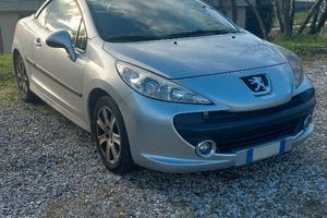 Peugeot 207 cc decapottabile grigio chiaro