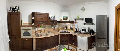 Cucina e parete attrezzata