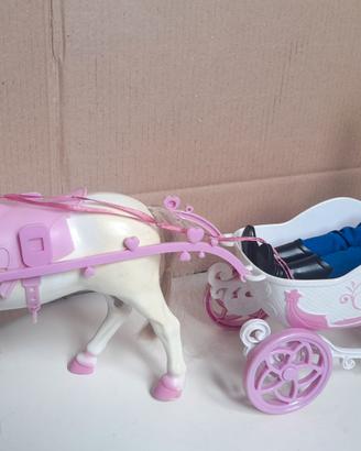 Gioco carrozza con cavallo e principe