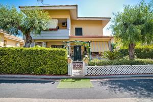 villa in residence 