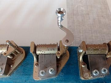 10 CARILLON A MANOVELLA CON 10 MELODIE DIVERSE