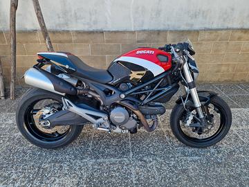 Ducati Monster 696