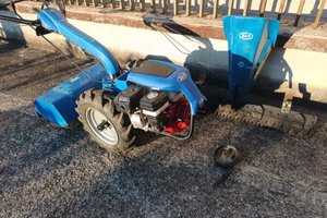 Motocoltivatore e falciatrice