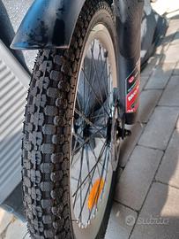 Bicicletta elettrica pieghevole