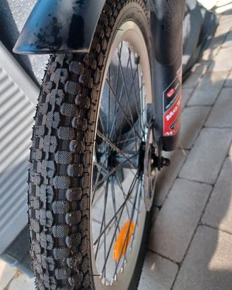 Bicicletta elettrica pieghevole