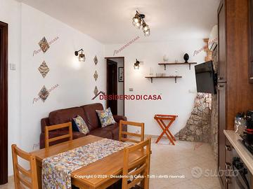 Casa, Giardini-Naxos.