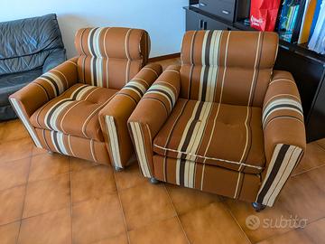 2 Poltrone vintage imbottite e copripolteona