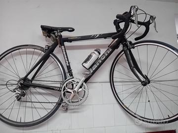 Bici da corsa bianchi in carbonio