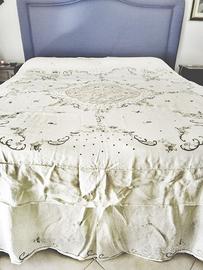 ANTICO COPRILETTO RICAMATO