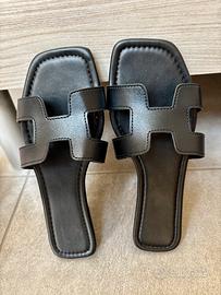 Sandali bassi neri a fascia H – numero 38