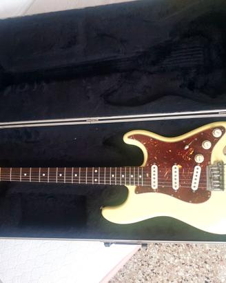 STRATOCASTER 1982-1983