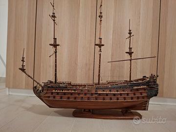 Modelli nave Titanic e nave San Felipe