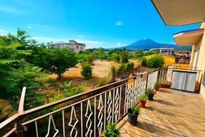 4 LOCALI A TORRE DEL GRECO