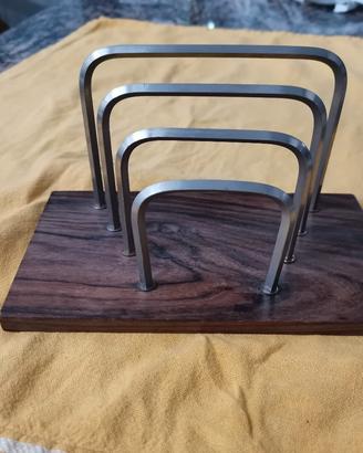 Portalettere in legno e acciaio
