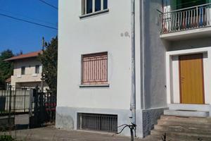 Vendita porzione di casa con giardino