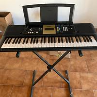 Tastiera Yamaha YPT-220