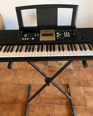 Tastiera Yamaha YPT-220