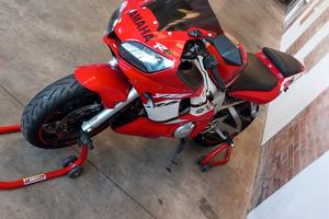 Yamaha YZF-R6R bike