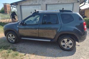 Dacia Duster GPL con gancio traino
