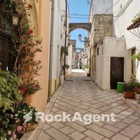 EDIFICIO IN CENTRO STORICO DA RISTRUTTURARE