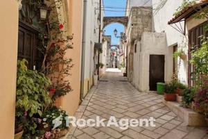 EDIFICIO IN CENTRO STORICO DA RISTRUTTURARE