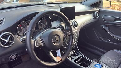 Mercedes cla 2016 dark night edition