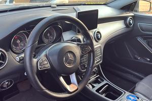 Mercedes cla 2016 dark night edition