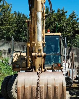 Escavatore Komatsu PW 130
