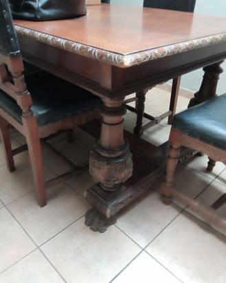 Tavolo stile Medioevale