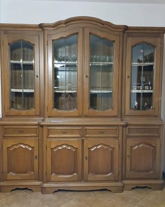 Vetrina in legno color noce