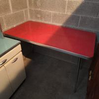 cucina americana con tavolo