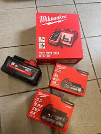 Kit caricabatterie e batterie Milwaukee