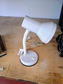 Lampada da Scrivania Bianca con Collo Flessibile