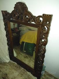 Specchio intarsiato artistico in noce