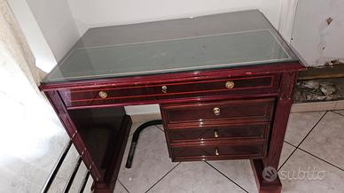 Scrivania in legno massello 