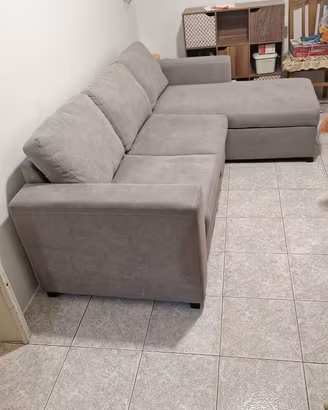 divano letto con ampio contenitore