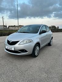 Lancia ypsilon 2016