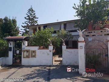 Furnari comoda villetta a schiera 2 vani con