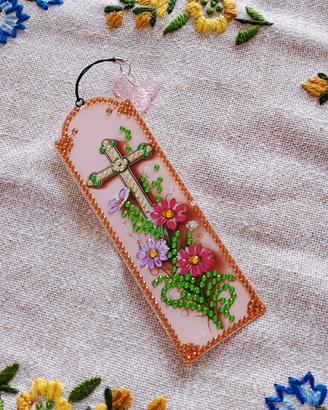 Segnalibro con croce 3€ –idea delicata e simbolica