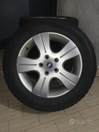 Cerchi in lega FIAT Sedici con pneum M+S 205/60R16