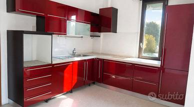 cucina camera e soggiorno