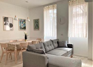 Bilocale nuovo arredato con balcone e posto auto