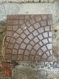 Piastrelloni  da giardino e mattoni vecchi