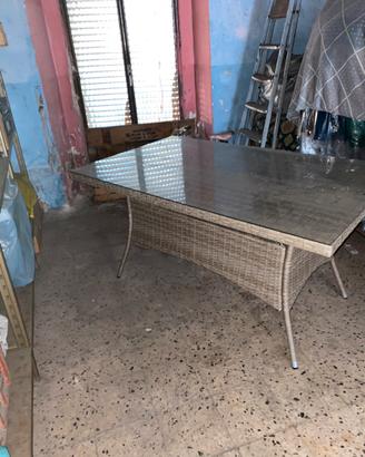 Tavolo in vimini plastificato per terrazzo