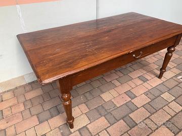 Tavolo in noce allungabile